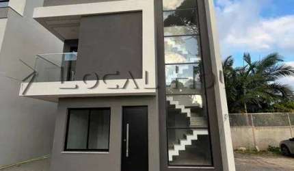 Sobrado em Condomínio – Uberaba, Curitiba,
