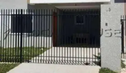 Sobrado à venda em Curitiba, Pinheirinho, com 3 quartos, 156m²