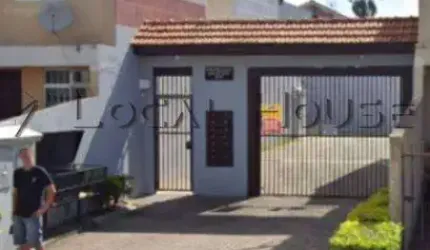 Sobrado à venda em Curitiba, Boqueirão, com 3 quartos, 90m²