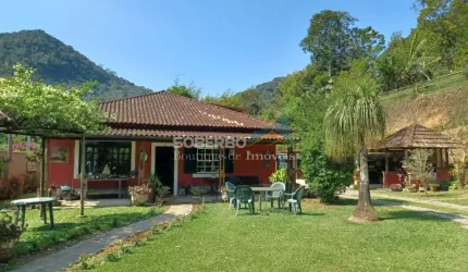 Casa Linear com Lindo Quintal, 6.500 m2, Piscina, Área Gourmet, Serrinha, Teresópolis, RJ