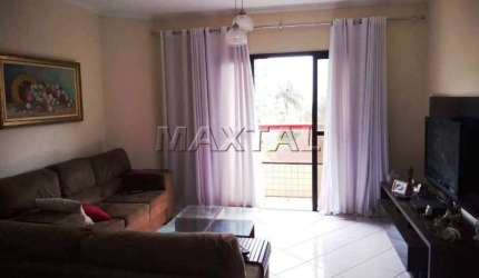 Apartamento à venda na Praia Grande, 140 m², 3 suítes, 1 sala e 2 vagas de garagem.