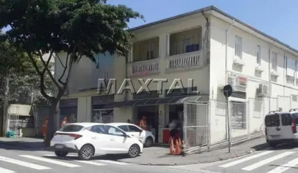 Prédio comercial na Avenida Mazzei com 426m², com 4 banheiros e 8 vagas.