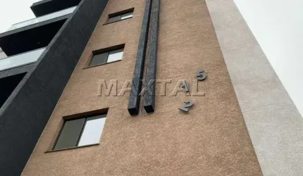 Vende Apartamento novo de 1 dormitório de 32m², com sacada em condomínio fechado, na Vila Paulicéia.