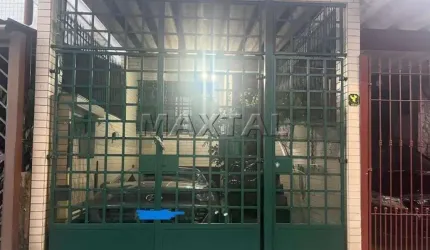Sobrado à venda de 174 m² na Vila Medeiros, com 4 quartos e 2 vagas de garagem.