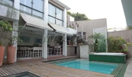 Casa no Jardim São Bento, de 580 m². com 2 salas, 5 suítes e  5 vagas de garagem.
