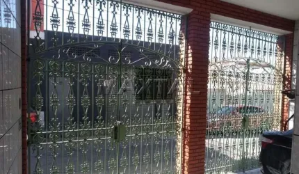 Sobrado à venda no Parque São Lucas, com 3 dormitórios sendo uma suíte e 3 vagas.