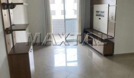 Apartamento à venda, com 2 dormitórios, sendo um 1 suíte, amplo closet e 2 vagas.