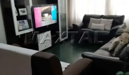 Casa na Zona Norte, no Bairro Vila Isolina Mazzei, com 4 dormitórios, sendo 1 suíte, e 3 vagas.