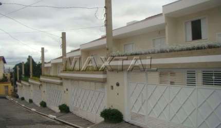 Sobrado à venda com 2 suítes, 2 vagas e churrasqueira. Vila Nova Mazzei, próximo a Imbiras.