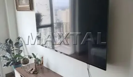 Apartamento à venda de 2 dormitórios, 1 vaga, 60m² em Santana, com sacada.