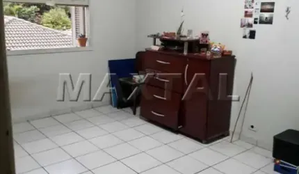Sobrado à venda em Santana com 3 dormitórios, 2 banheiros e 2 vagas de garagem.