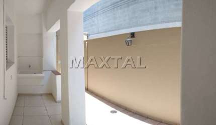 Casa térrea 4 salas, 2 banheiros, 1 depósito e 1 vaga, 90m² em Santana, para Locação.