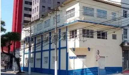 Prédio comercial de 612 m², divididos em 3  andares. Em ótima localização entre o Metrô Santana.