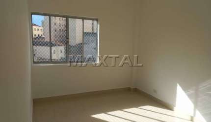Apartamento à venda no Bom Retiro, de 68m². Com 2 Dormitórios, 2 banheiros e lavanderia.