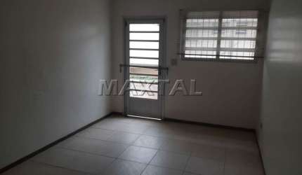 Sobrado na Zona Norte, no Bairro Santana com 3 Dormitórios e 1 Suíte, 4 Vagas cobertas com 294m².