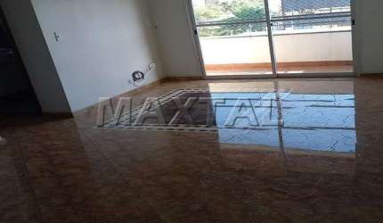 Apartamento à venda com 70m² no Lauzane, 2 dormitórios, 1 vaga, sala com varanda, 2 banheiros.
