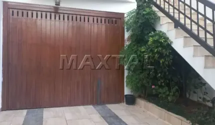 Vende-se sobrado Jardim França, 3 Dormitórios, 1 Suíte , sacada, 5 vagas e edícula.