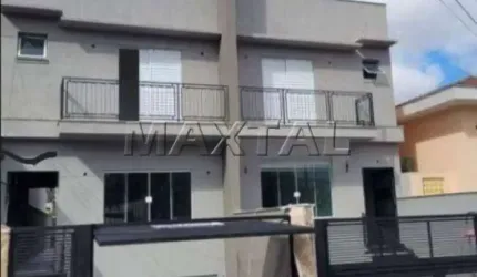 Sobrado novo com 3 Dormitórios  sendo 1 suite, 3 Pavimentos, 6 vagas por baixo na Santa Terezinha