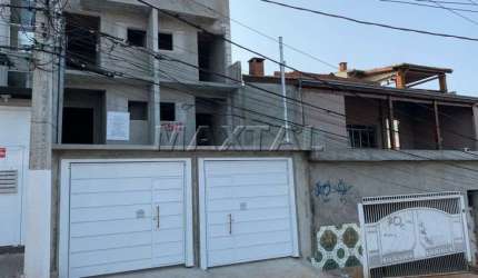 Sobrado novo de 3 dormitórios com 3 suítes e 4 vagas de garagem, na Vila Ede!