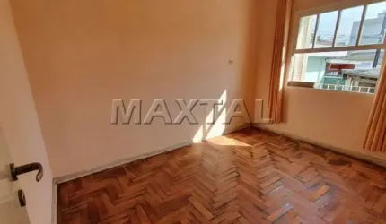 Casa com 3 dormitórios, 2 banheiros, 2 salas, vaga 4 carros e próximo a Av. Engenheiro Caetano Álvar