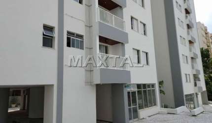 Apartamento à venda na Avenida Guacá, com 56m², 2 dormitórios, 2 salas, cozinha e 1 vaga.