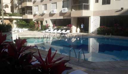 Apartamento de 2 dormitórios, 1° andar com sacada Praia da Enseada Guarujá, próximo da praia
