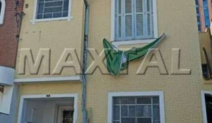 Sobrado em Santana, de 153m². Com 6 Dormitórios,  3 salas, 3 banheiro, vaga em frente.