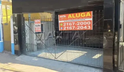 Loja para locação com salão amplo, copa cozinha, 2 banheiros e 2 vagas na Avenida Parada Pinto.