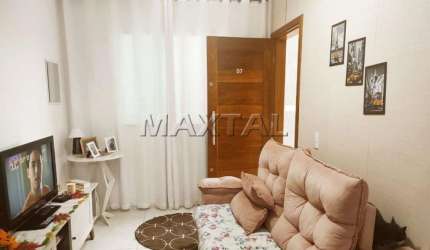 Confortável Casa para venda de 38m² com 2 Quartos , Condomínio Fechado na Vila Nova Mazzei.