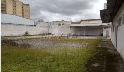 Amplo terreno livre na Vila Guilherme, com 1600m²,  todo murado, com banheiros.