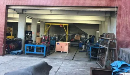 Galpão à venda de 540m². Com 3 salas, copa cozinha, 3 vagas,  na Avenida Mutinga.