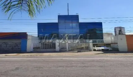 Prérdio com 520m² construído com 8 vagas fixas e 16 com manobrista na Av. General Ataliba Leonel.