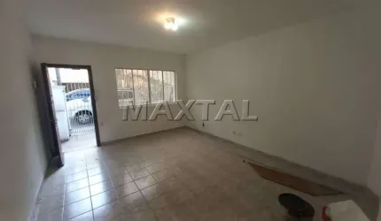 Sobrado em vila tranquila na região de Santana, com 100m², 2 dormitórios, sala, quintal, 1 vaga.