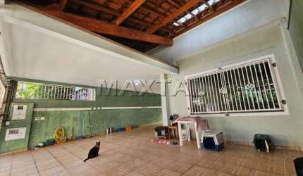 Casa com 167m², 4 dormitórios, 2 suítes, 5 banheiros, 4 vagas próximo a Av. Voluntários da Pátria.