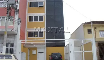 Prédio comercial já com instalações tecnológicas na Barra Funda, com 16 banheiros e 13 vagas.