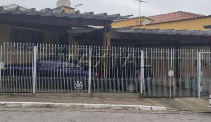 Casa térrea com 280m², com 4 quartos, 2 banheiros, 2 vagas, bairro da Vila Nova Cachoeirinha.