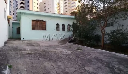 Vende sobrado no Parque do com 3 dormitórios, sendo 1 suite, sala para 2 ambientes.
