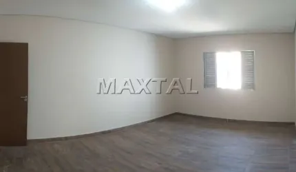 Sobrado 2 dormitórios, 1 sala, 1 cozinha, 2 banheiros e vaga de garagem para venda na Vila Gustavo.