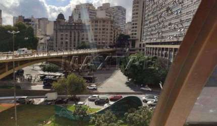 Sala comercial para alugar, com 108m² na Avenida Prestes Maia, Centro de São Paulo.