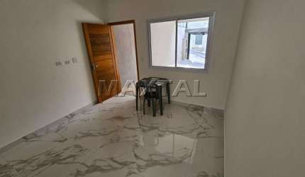 Sobrado á venda, com 110 m², 3 quartos, 1 suíte, 2 vagas, próximo a Avenida Água Fria.