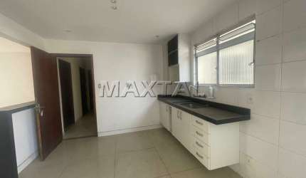 Apartamento à venda, com 2 dormitórios, 2 banheiros, sala, cozinha, 1 vaga de garagem, de 85 m².