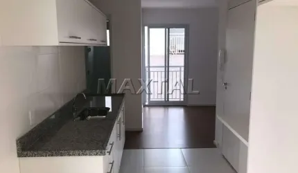 Apartamento em condomínio à venda, de 47m². Com 2 dormitórios, 1 sala, 1 banheiro e varanda.