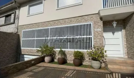 Sobrado à venda com 4 dormitórios, 4 banheiros e 4 vagas na Vila Paiva.