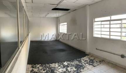 Galpão 241m à venda no Imirim, 4 banheiros, 2 vagas de garagem, 100 metros da Engenheiro.