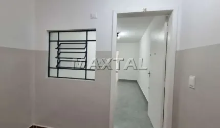 Apartamento Reformado para locação com 2 dormitórios, sala cozinha banheiro e lavanderia, na Luz.