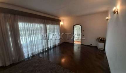 Sobrado na Vila Guilherme com 280m², 2 salas, 2 banheiros, 2 vagas.