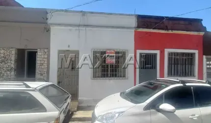 Casa à Venda em Santana de 69m², com 2 dormitórios, cozinha, 2 banheiros.