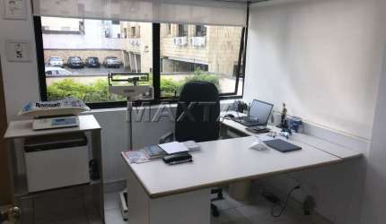 Sala Comercial para locação de 33m². Com 2 banheiros, 1 vaga de garagem, em Santana.