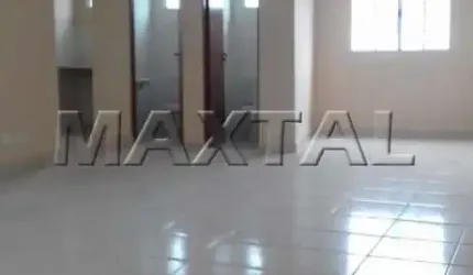 Galpão em Cajamar com 596m², com entrada para carreta. 2km da Rodovia Anhanguera.
