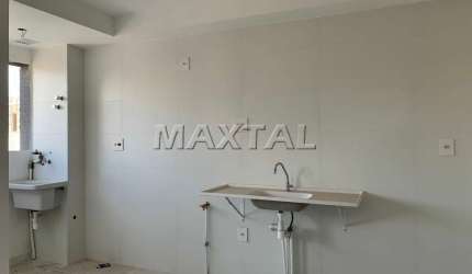 Apartamento 37,42m²  à venda na Vila Pauliceia. Com 2 dormitórios, sala com varanda